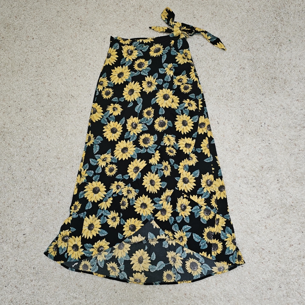 H&M Floral Wrap Tie Skirt DIVIDED